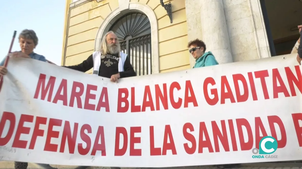 Movilización por la sanidad en la capital gaditana, en una imagen de archivo. Movilización por la sanidad en la capital gaditana, en una imagen de archivo.