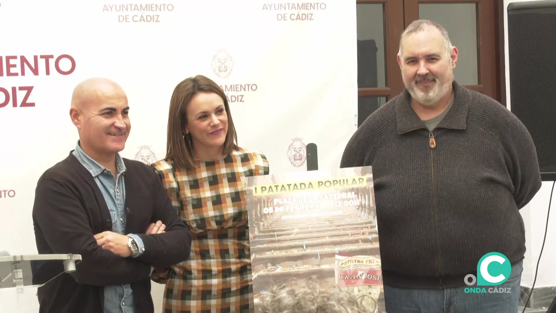 Concejales y organizadores, durante un momento de la presentación.