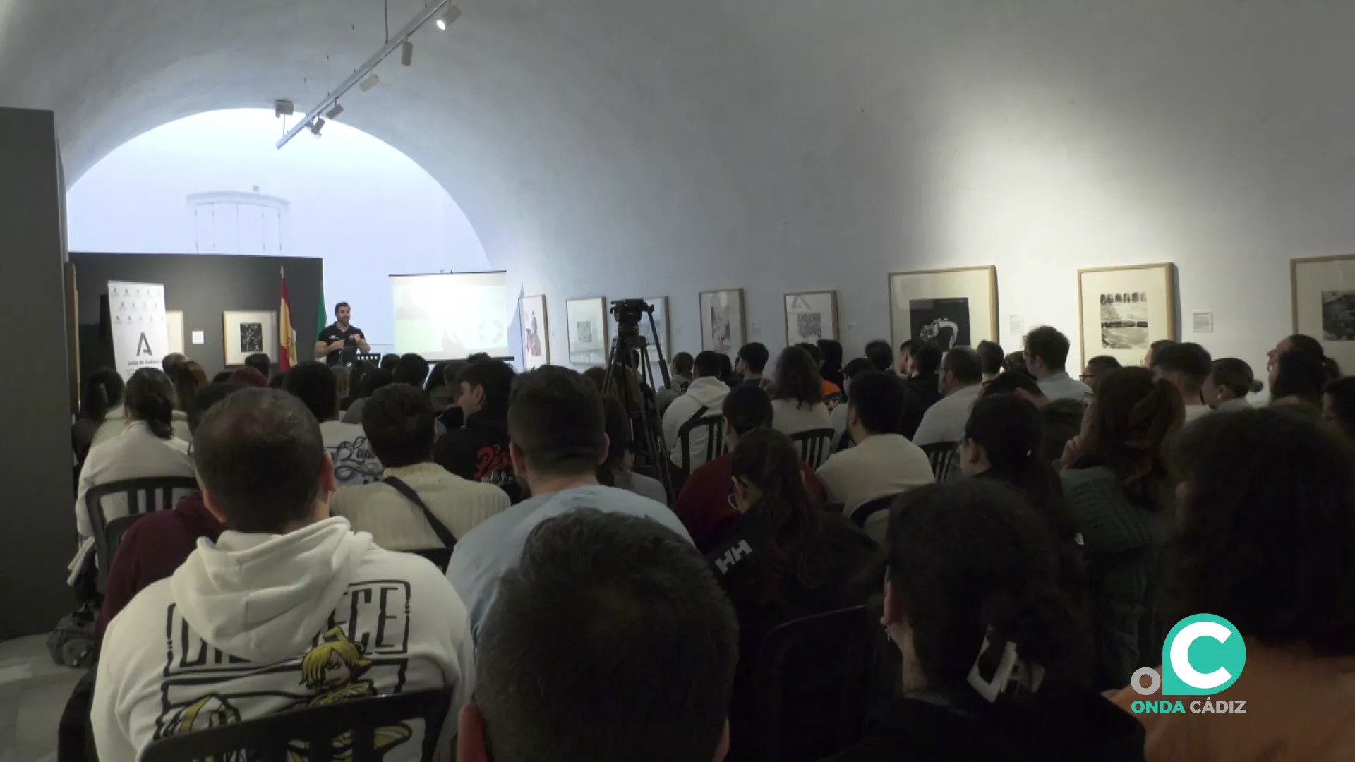 Presentación del encuentro en una de las sala del centro municipal Presentación del encuentro en una de las sala del centro municipal