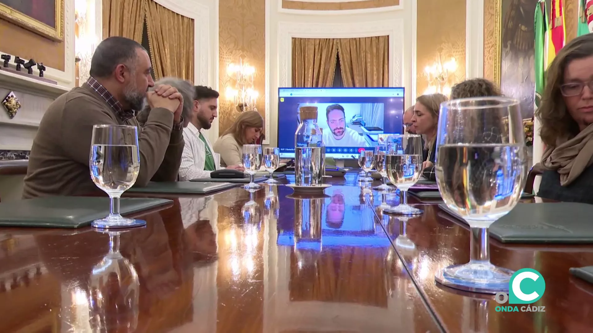 Un momento del encuentro institucional mantenido en el Palacio Provincial