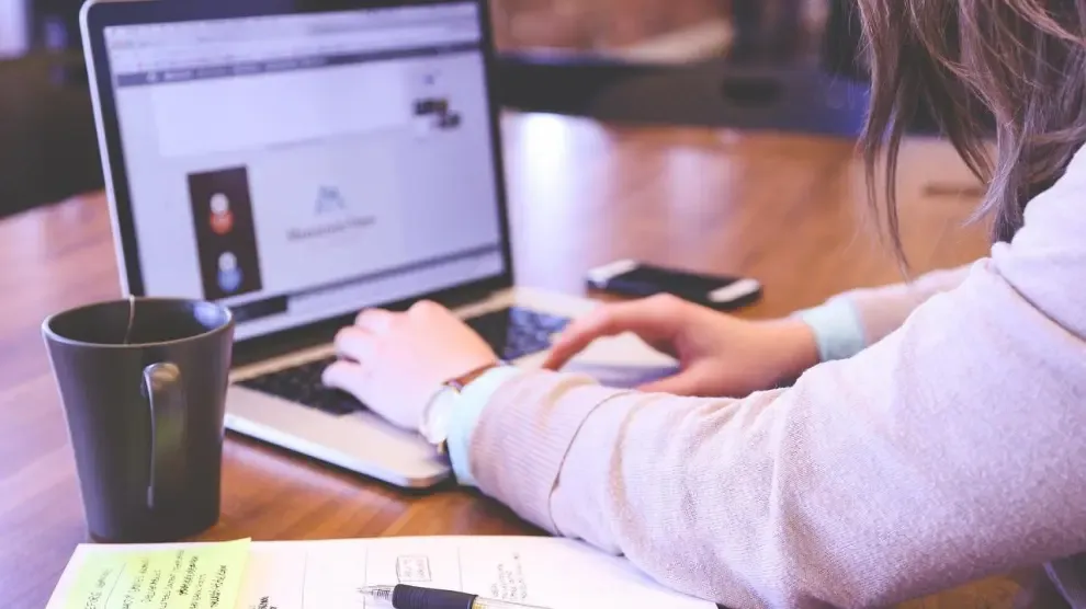 Más de una veintena de cursos completan el programa formativo 'Tu transformación Digital'. Más de una veintena de cursos completan el programa formativo 'Tu transformación Digital'.