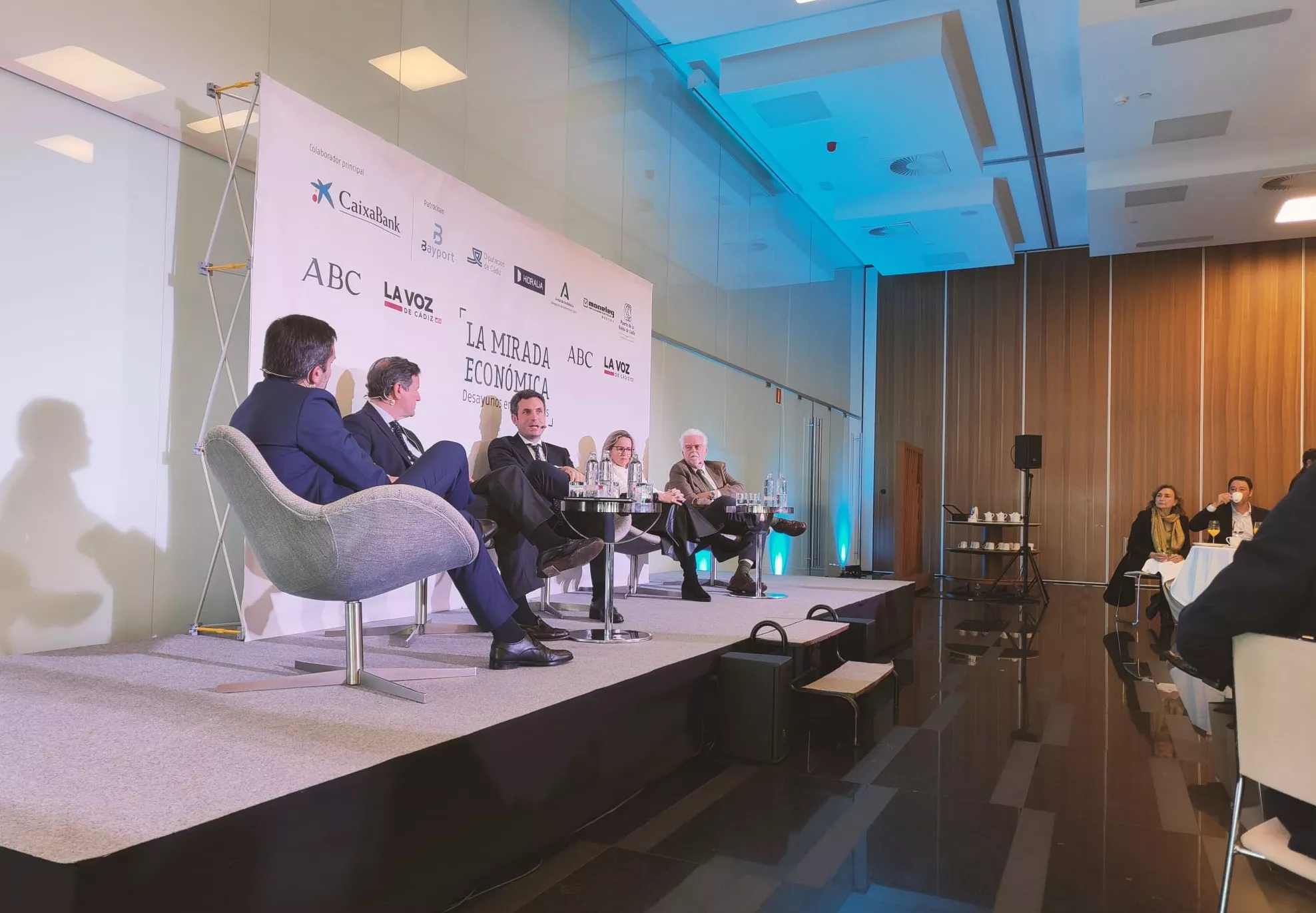 El Parador acoge los desayunos empresariales de 'La mirada económica de Cádiz'. El Parador acoge los desayunos empresariales de 'La mirada económica de Cádiz'.