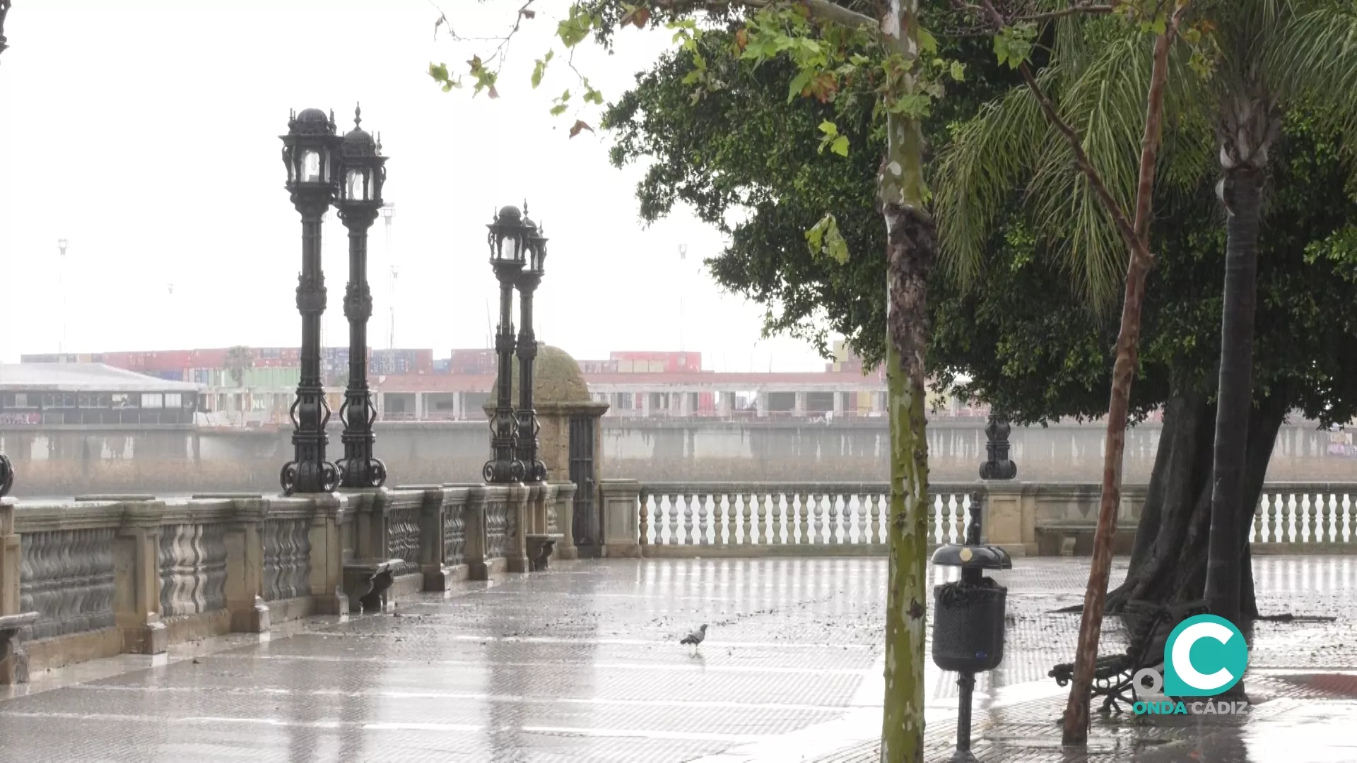 El temporal pone a Cádiz en aviso amarillo por lluvias. 