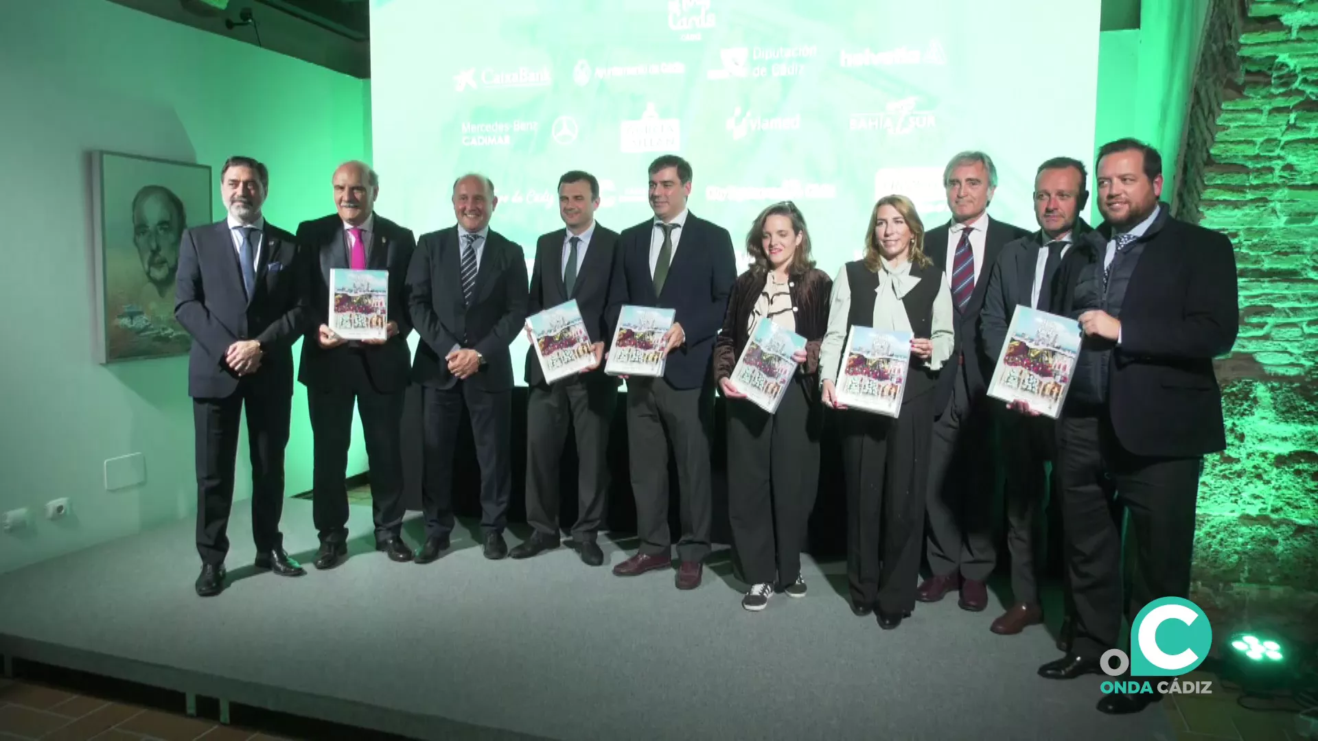 Autoridades junto con distintas representación del mundo cofrade en el acto Autoridades junto con distintas representación del mundo cofrade en el acto