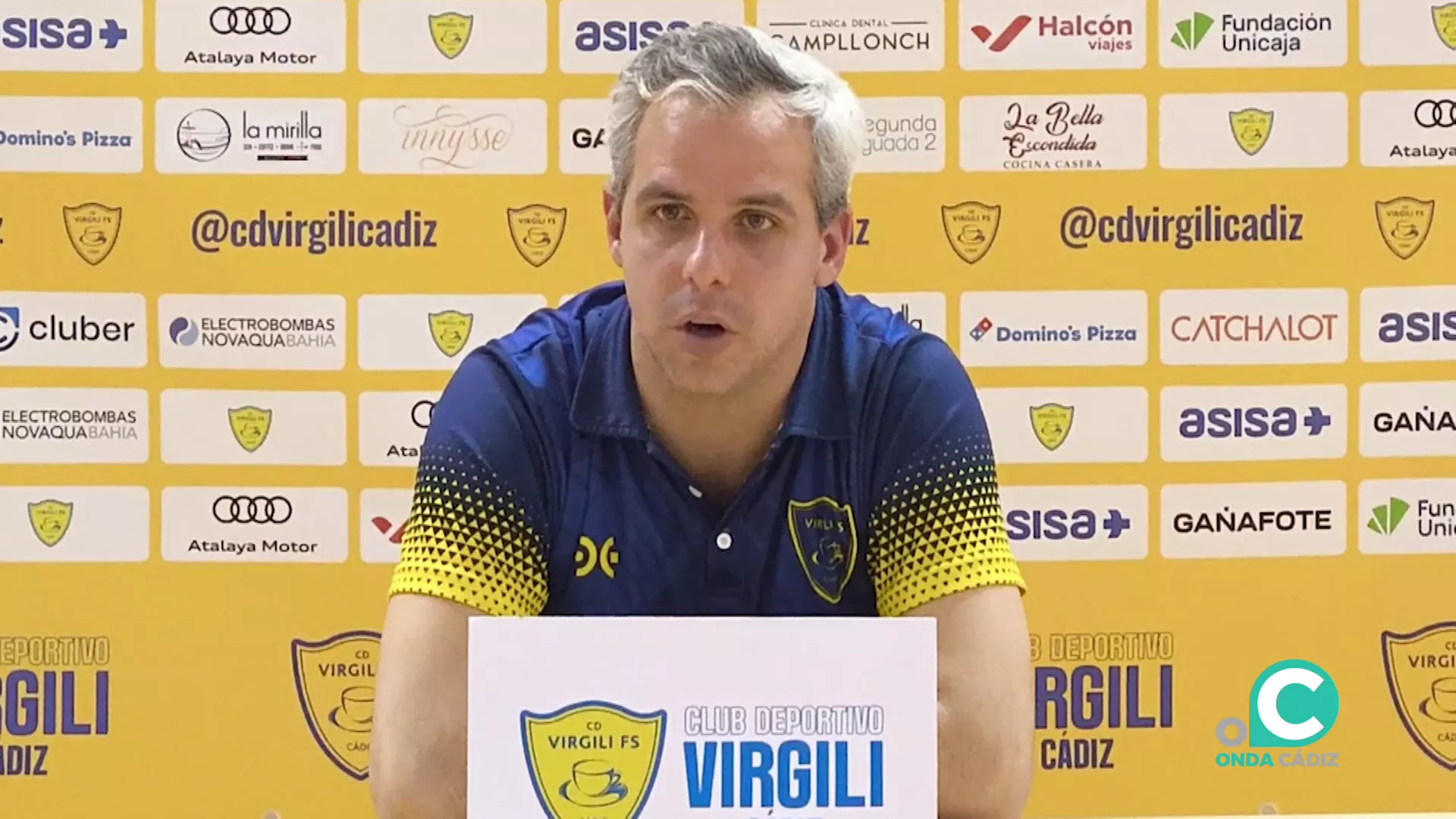 El técnico gaditano en rueda de prensa tras el partido del pasado domingo en el Pabellón Ciudad de Cádiz El técnico gaditano en rueda de prensa tras el partido del pasado domingo en el Pabellón Ciudad de Cádiz