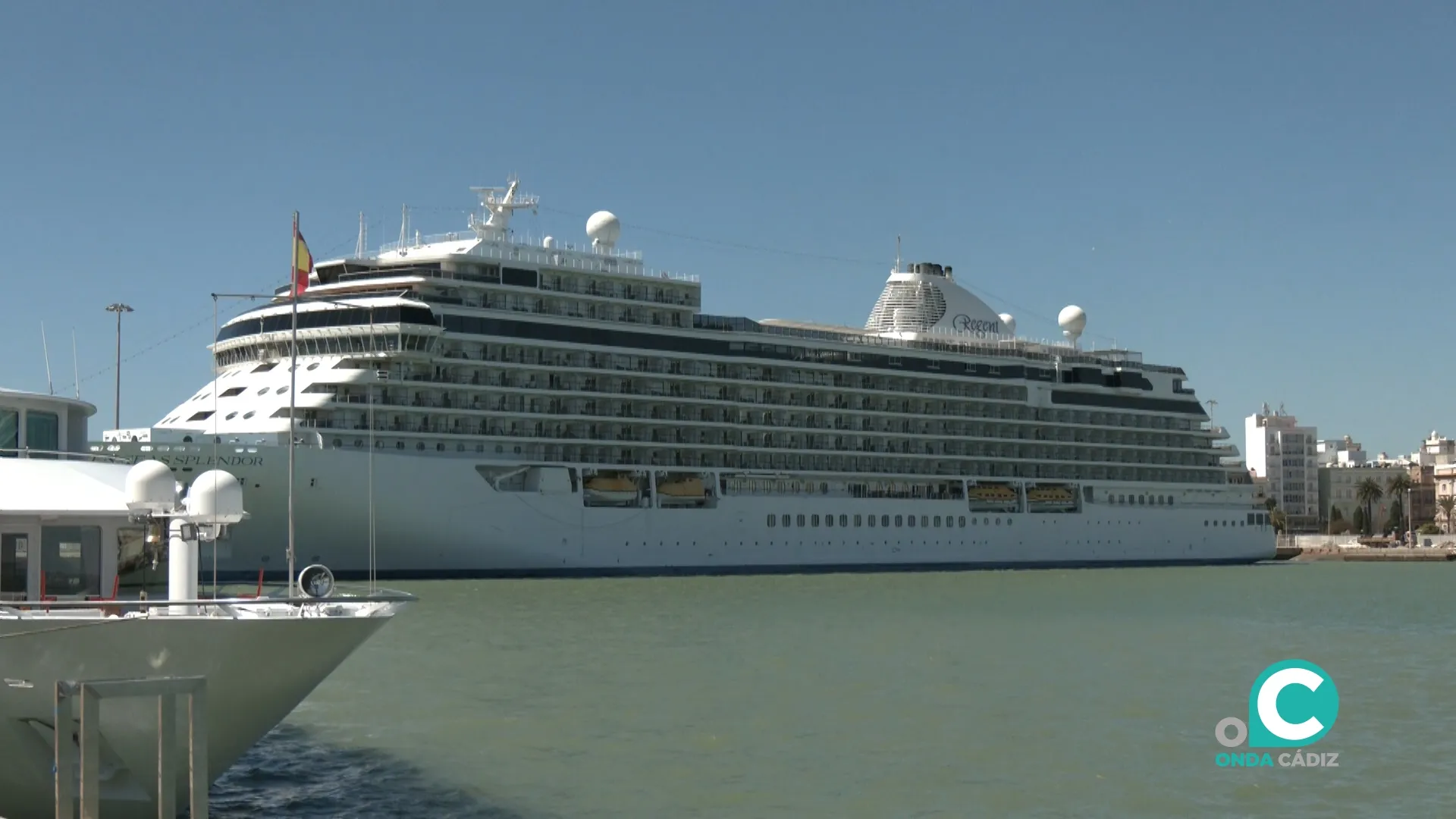 Cruceros en el Puerto de Cádiz este mes de marzo. Cruceros en el Puerto de Cádiz este mes de marzo.