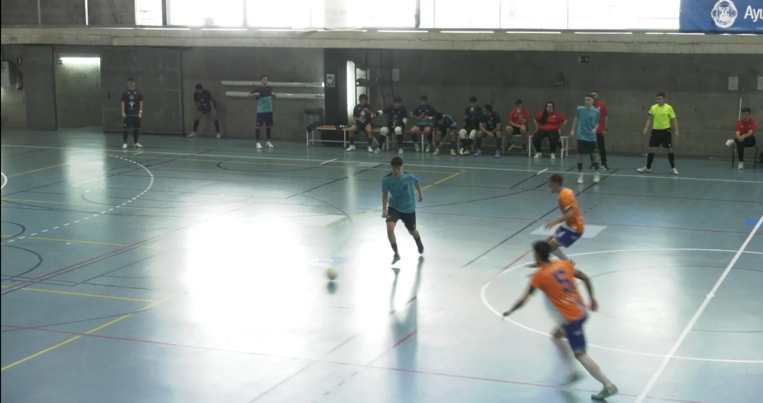 El Cádiz Futsal ha caído derrotado este domingo contra el Decorséneca por 2-9 en el pabellón del Casco Histórico El equipo de la capital depende de sí mismo para lograr la permanencia la semana que viene en Tercera División