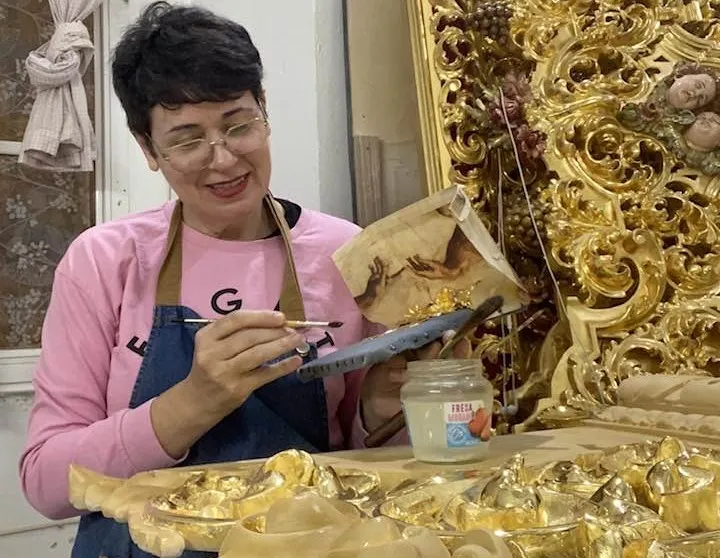 Los artesanos de la provincia de Cádiz estudian crear un sello propio para señalar la excelencia de su trabajo El trabajo de arte sacro supone un importante movimiento en el tejido empresarial de la provincia