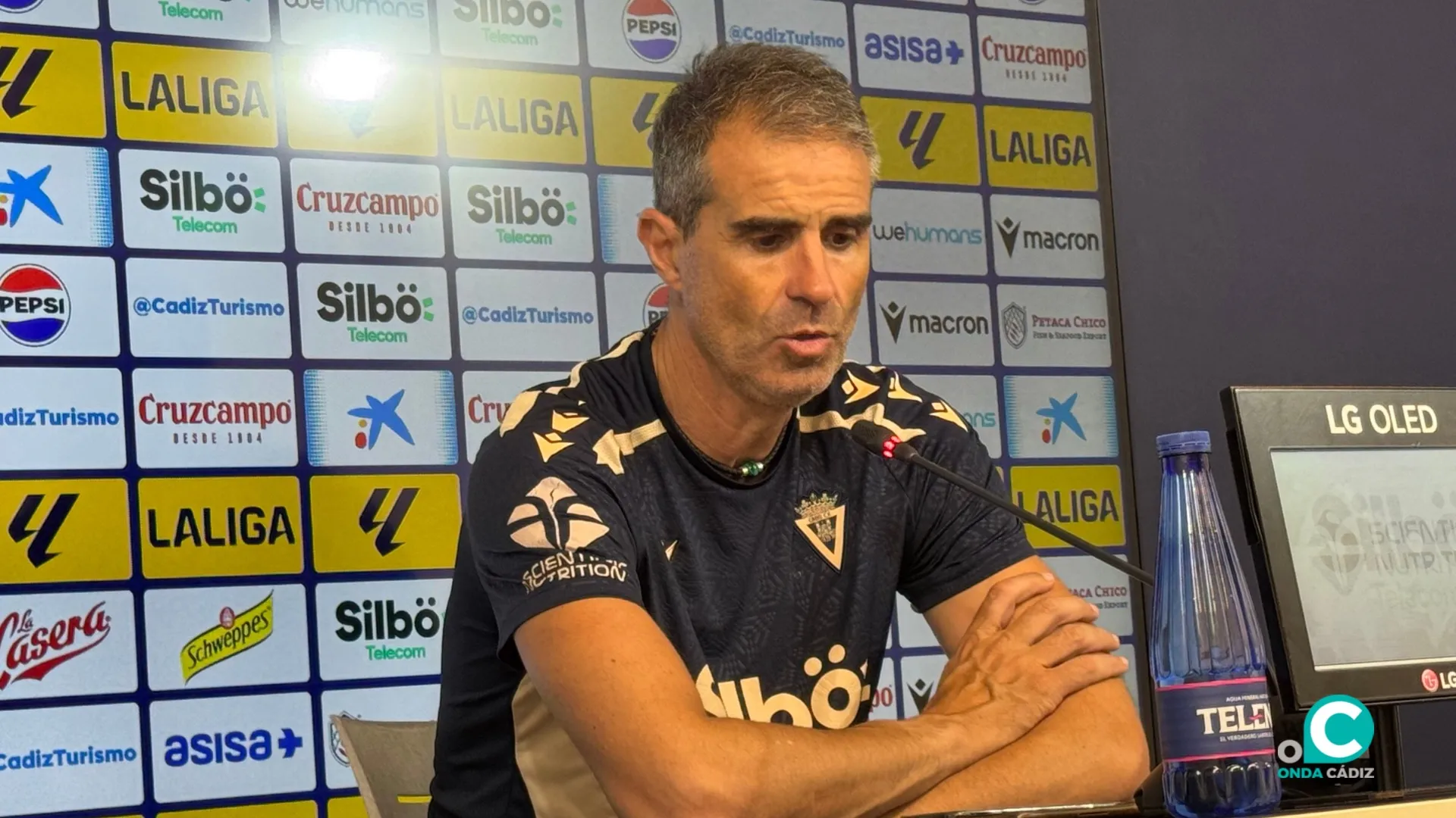 El técnico durante su comparecencia de prensa El técnico durante su comparecencia de prensa