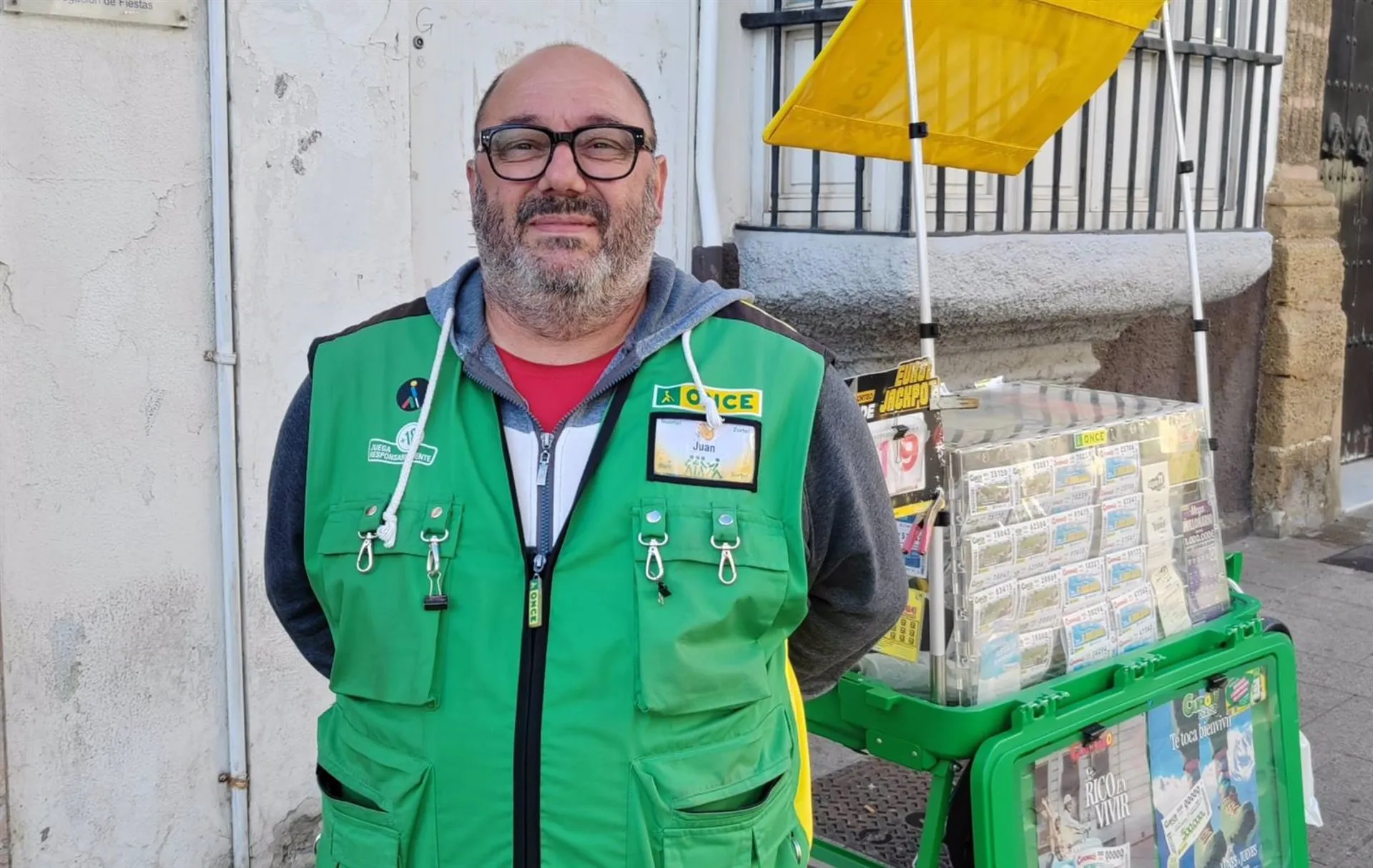 El vendedor isleño que ha llevado la suerte a su localidad El vendedor isleño que ha llevado la suerte a su localidad