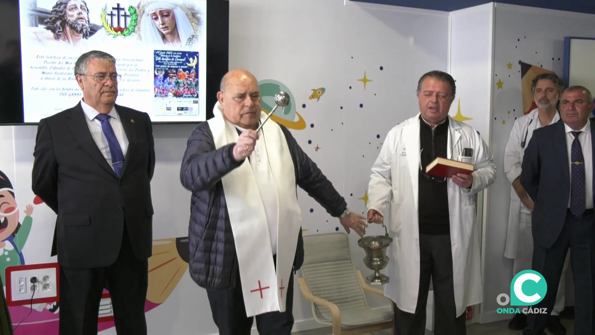 Un momento de la bendición de las nuevas instalaciones en el centro hospitalario Un momento de la bendición de las nuevas instalaciones en el centro hospitalario