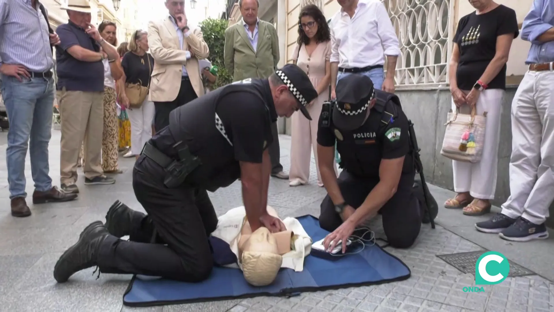 Ejercicio de reanimación cardiaca en la capital gaditana Ejercicio de reanimación cardiaca en la capital gaditana
