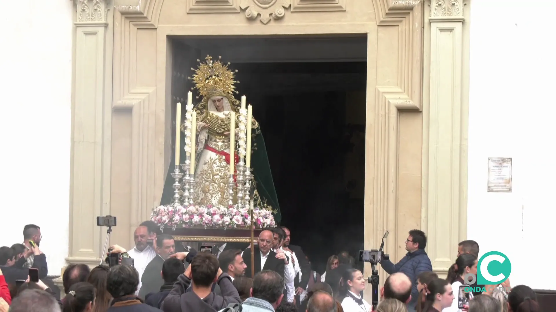 La Dolorosa del Nazareno del Amor en su salida desde San Francisco al colegio de Las Carmelitas para una misión escolar La Dolorosa del Nazareno del Amor en su salida desde San Francisco al colegio de Las Carmelitas para una misión escolar
