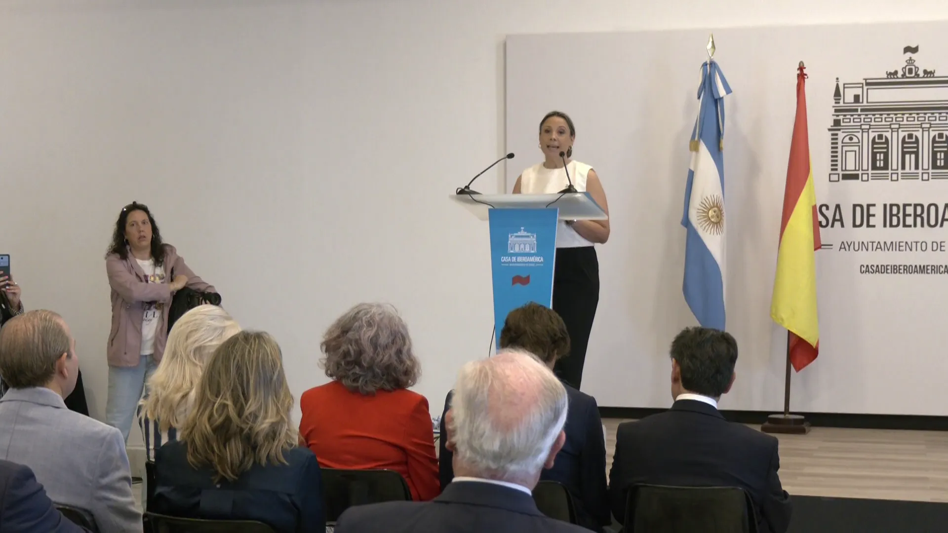 La colonia del pais andino en Cádiz arropó la cita junto con la presencia de autoridades e invitados La colonia del pais andino en Cádiz arropó la cita junto con la presencia de autoridades e invitados