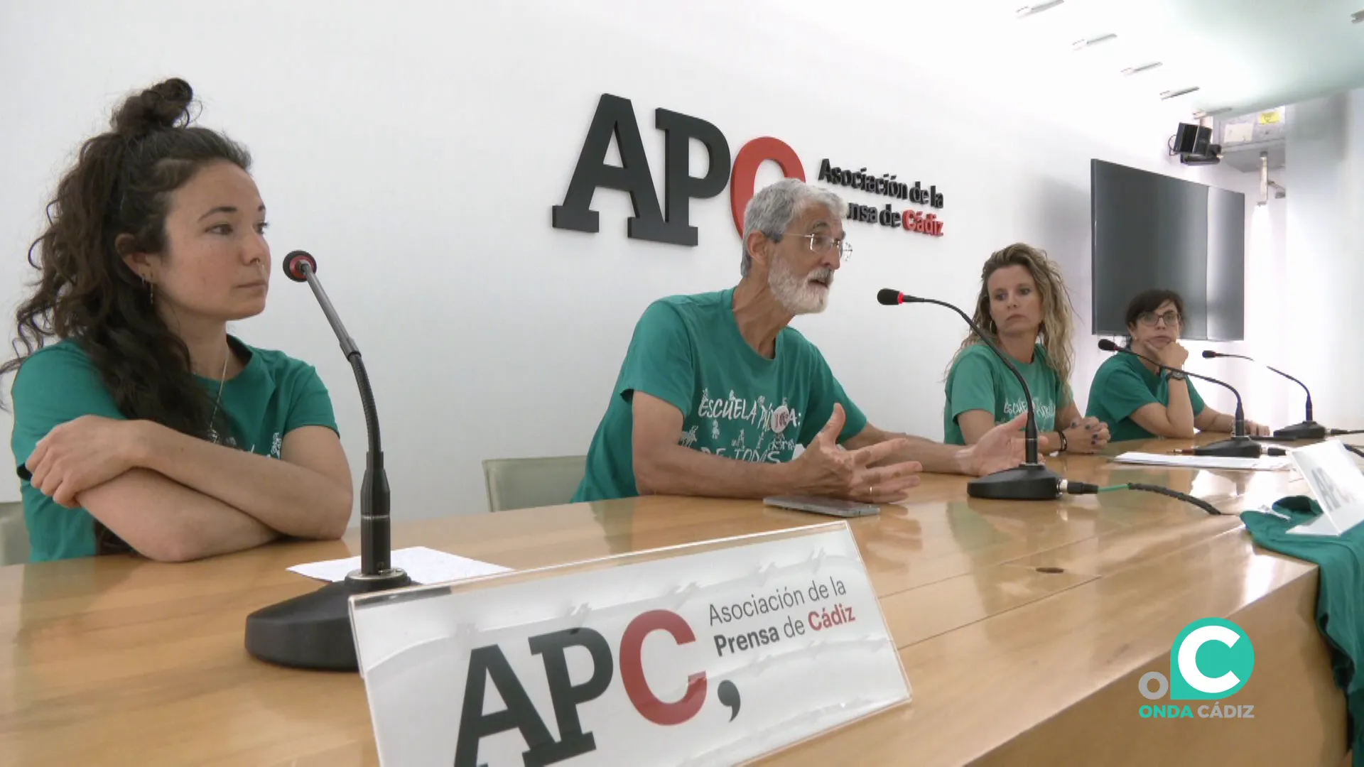 Un momento de la rueda de prensa de la plataforma efectuada este martes en la APC Un momento de la rueda de prensa de la plataforma efectuada este martes en la APC