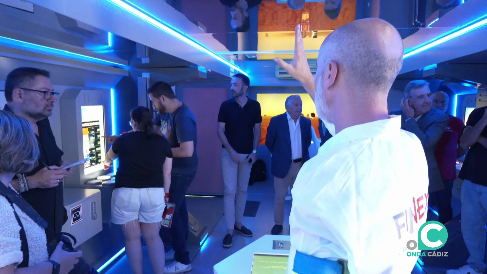 Un momento de la experiencia con aires de ciencia ficción Un momento de la experiencia con aires de ciencia ficción