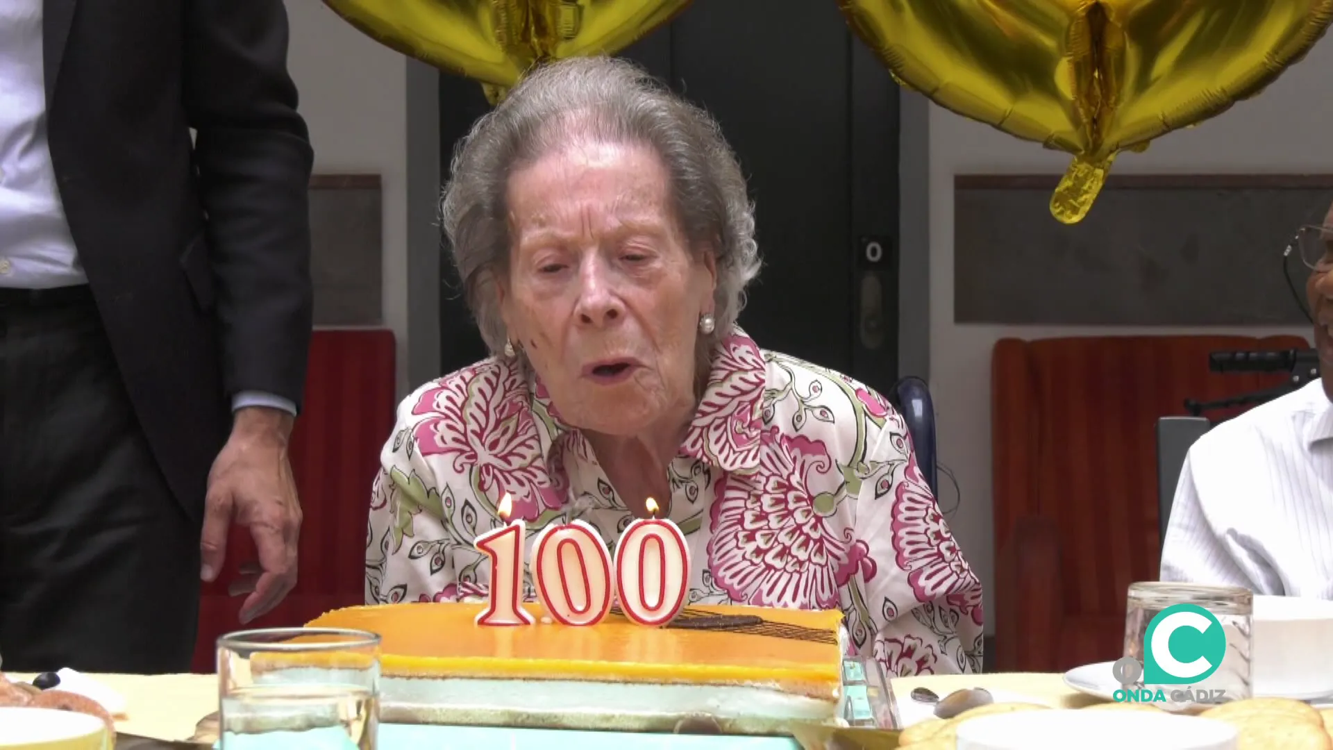 En la fiesta no faltó el clásico momento del apagado de las velas En la fiesta no faltó el clásico momento del apagado de las velas