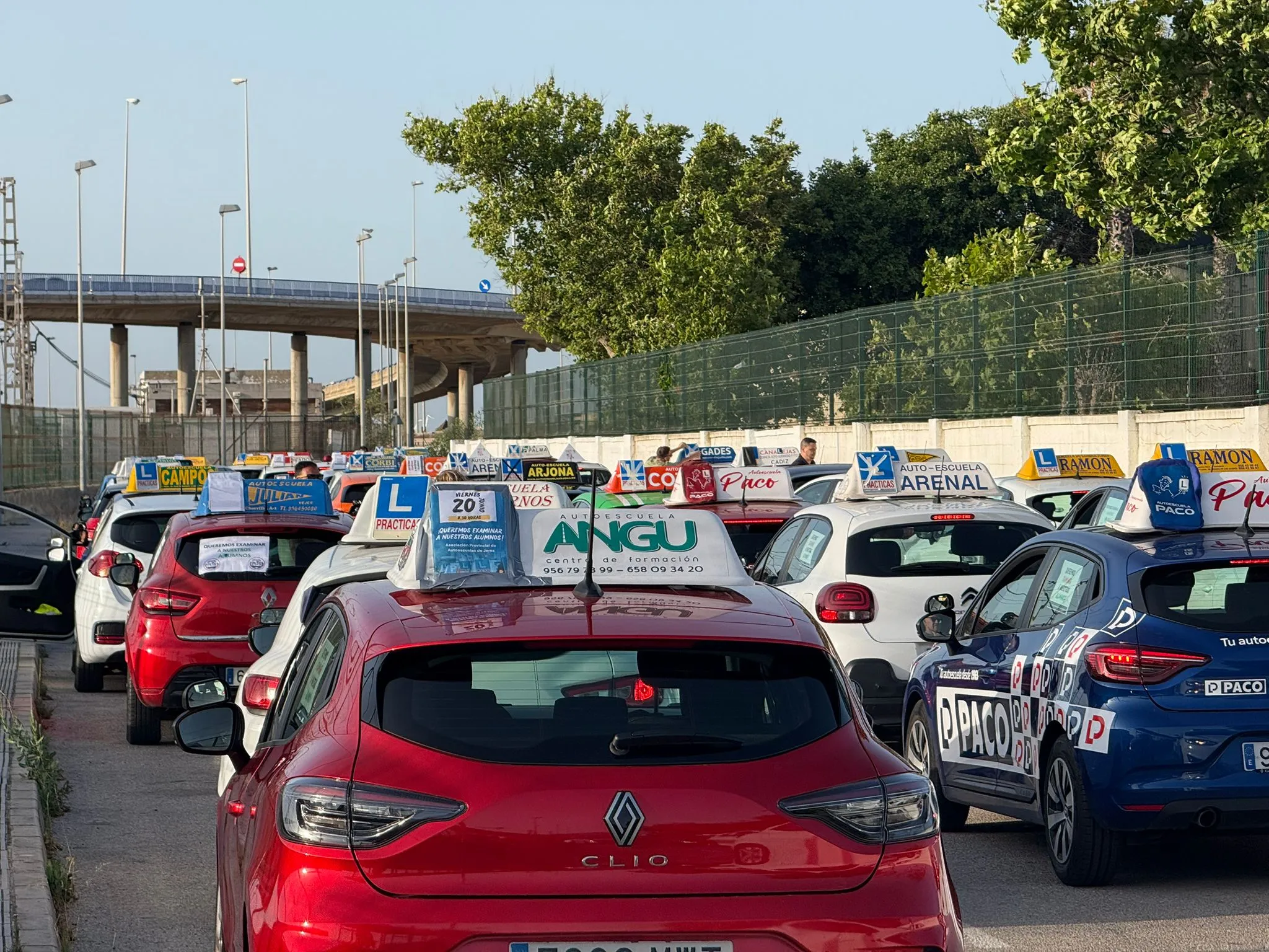 Las autoescuelas de Cádiz secundan huelga este viernes 20 de junio. Las autoescuelas de Cádiz secundan huelga este viernes 20 de junio.