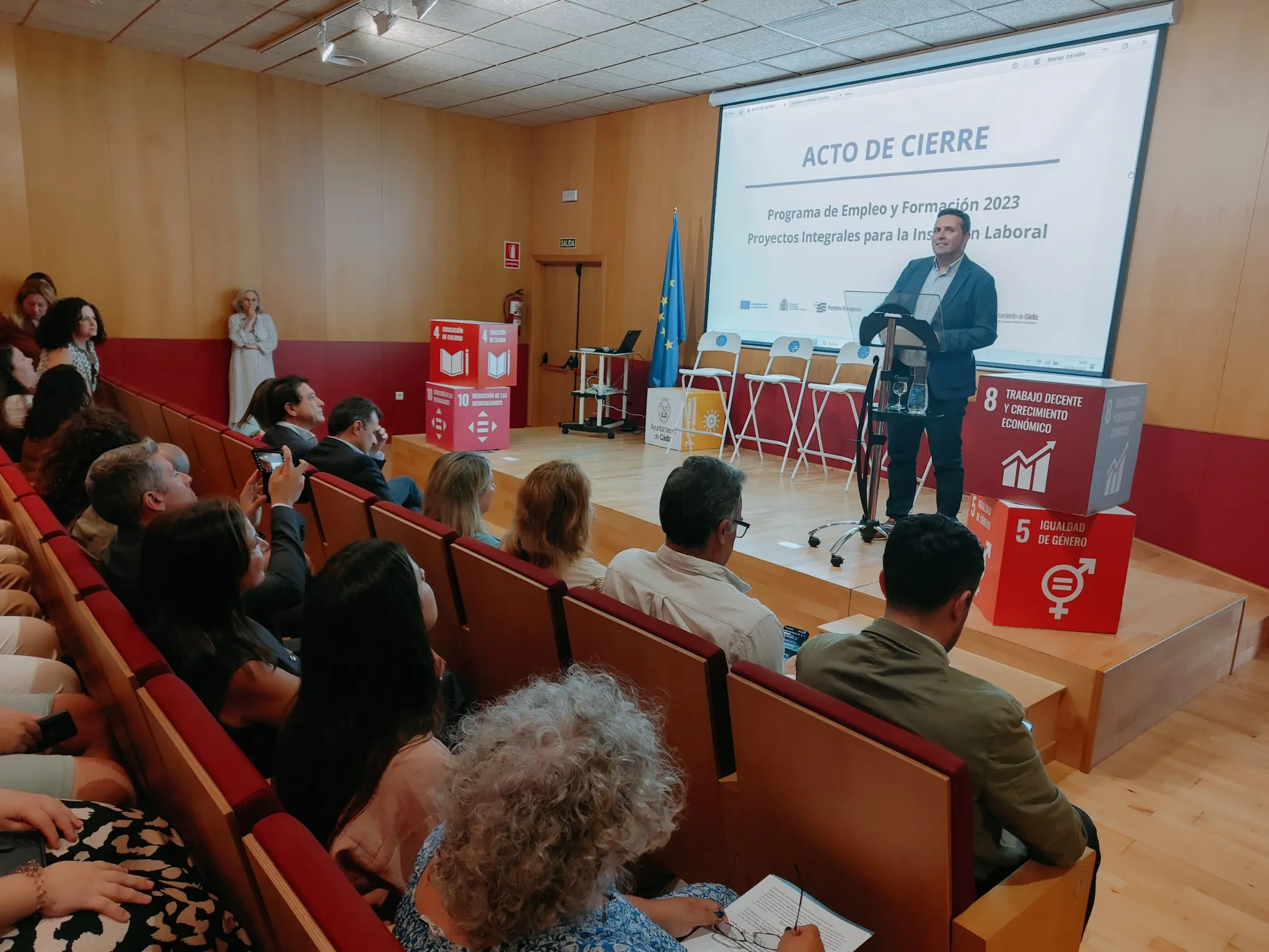 Imagen de la clausura del Programa de Empleo y Formación correspondiente a la convocatoria de 2023 y del Programa 'T-Acompañamos'. Imagen de la clausura del Programa de Empleo y Formación correspondiente a la convocatoria de 2023 y del Programa 'T-Acompañamos'.