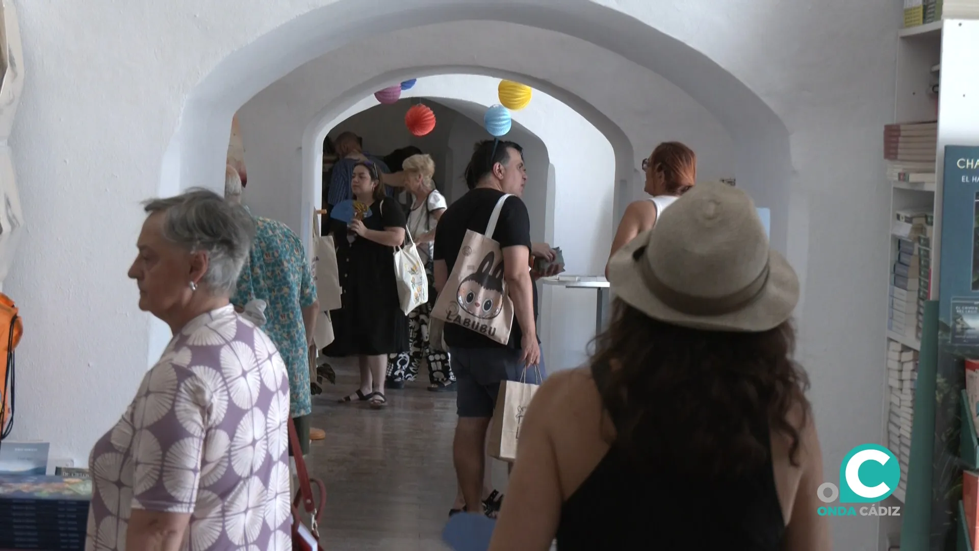 La feria del Libro de Cádiz vive su tercera jornada en el Bauarte de la Candelaria. La feria del Libro de Cádiz vive su tercera jornada en el Bauarte de la Candelaria.