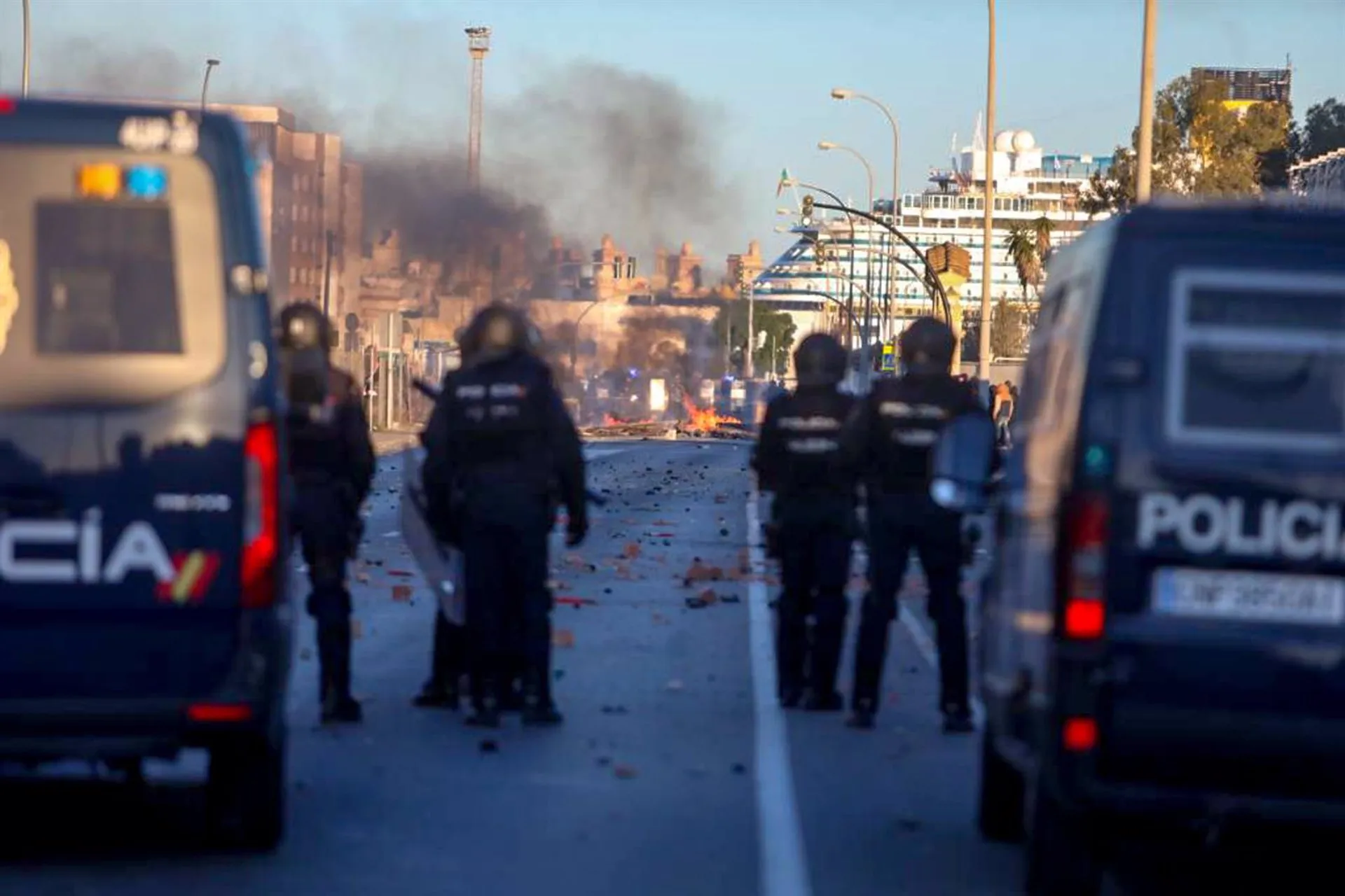 Barricada en la huelga del metal en Cádiz a 16 de noviembre del 2021 en Cádiz Barricada en la huelga del metal en Cádiz a 16 de noviembre del 2021 en Cádiz.