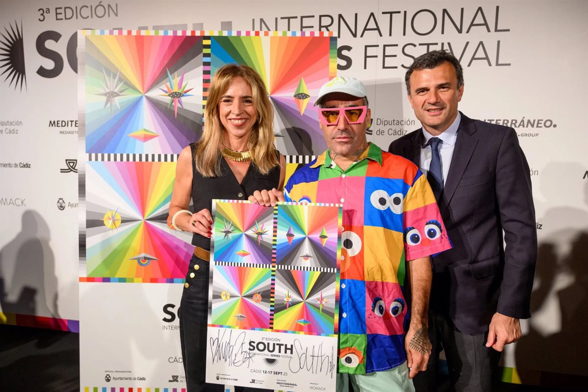La presidenta de la Diputación de Cádiz y el alcalde de Cádiz en el acto del South International Series Festival La presidenta de la Diputación de Cádiz y el alcalde de Cádiz en el acto del South International Series Festival
