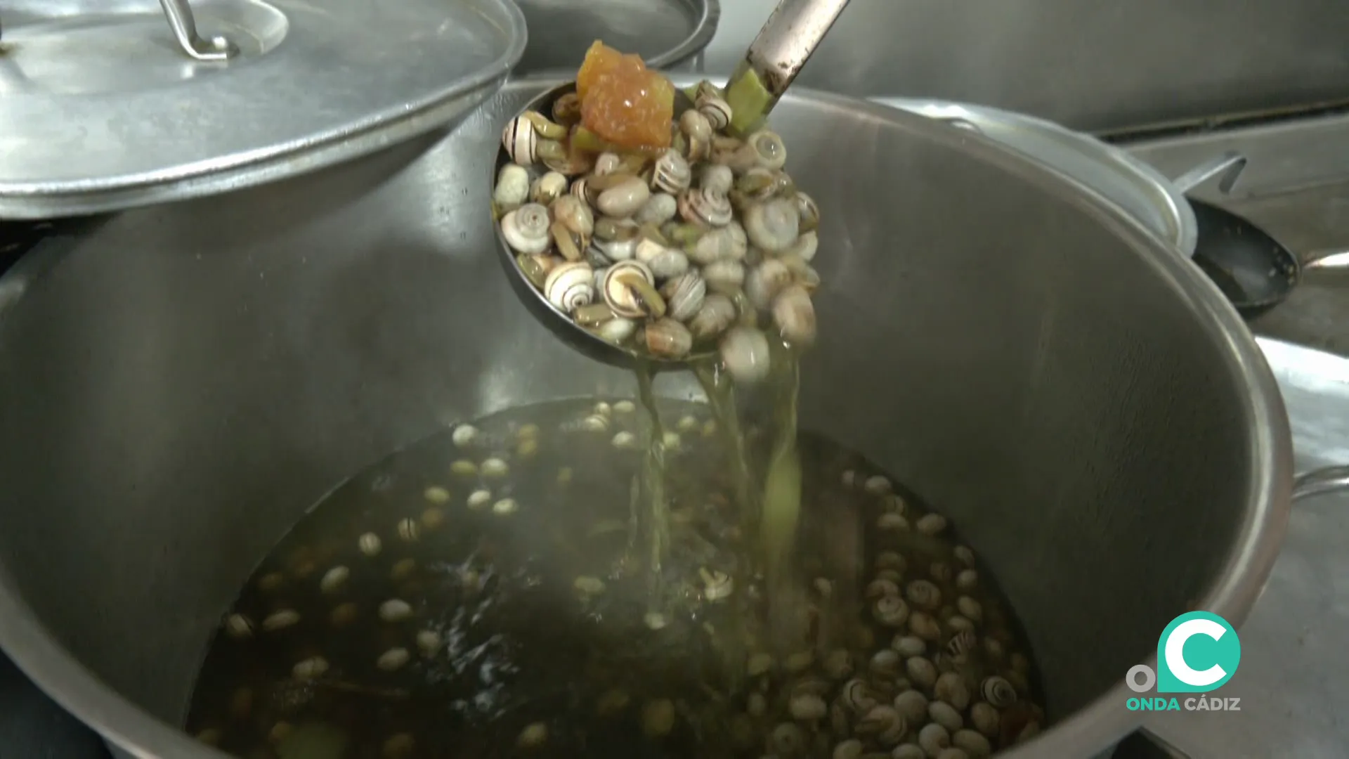 La preparación realza su sabor natural con poleo, comino, sal y guindilla La preparación realza su sabor natural con poleo, comino, sal y guindilla