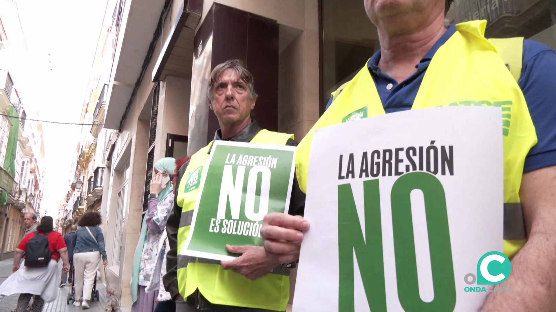 Un momento de la movilización ante el centro de salud del Mentidero Un momento de la movilización ante el centro de salud del Mentidero