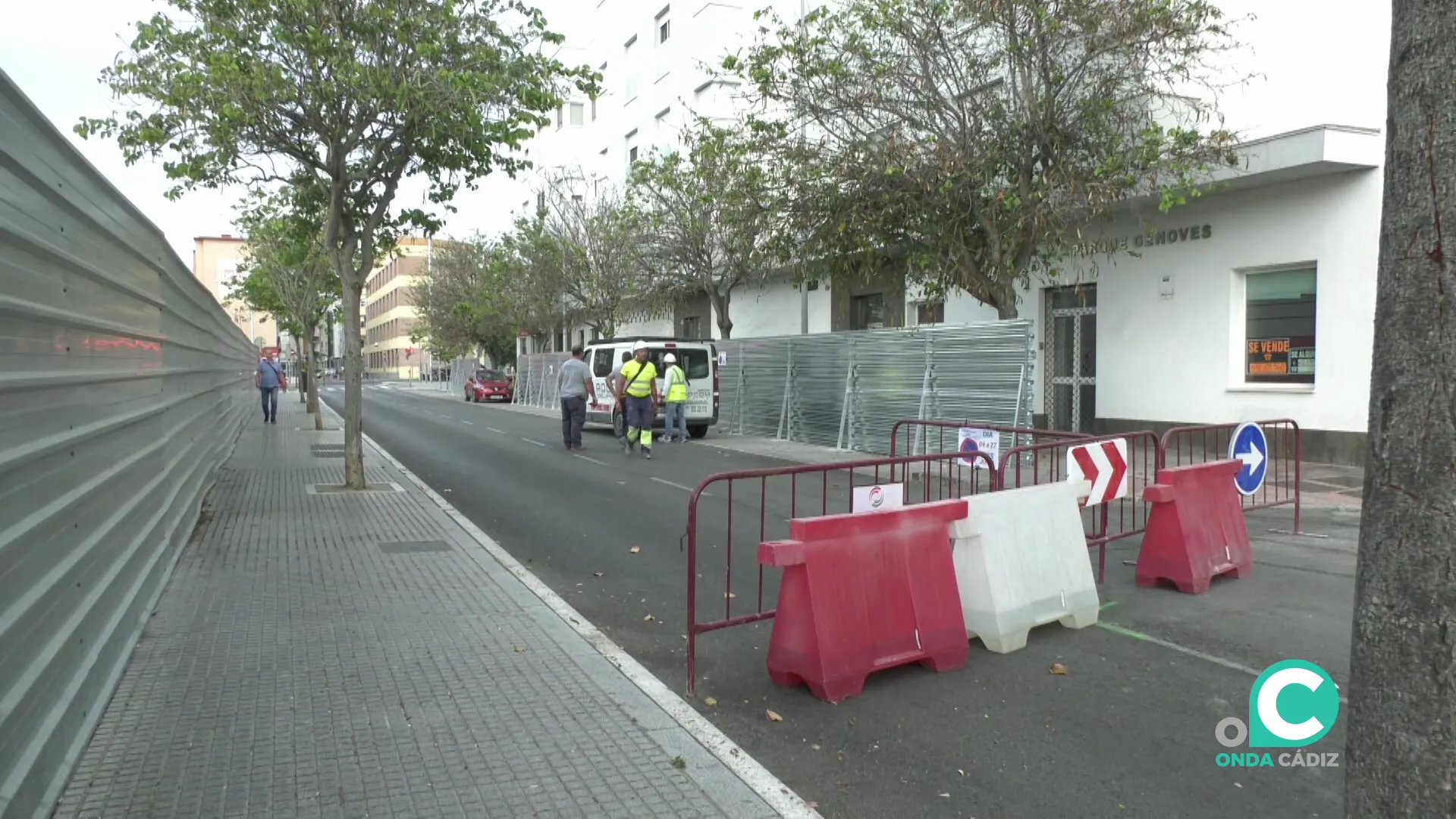 Vallas que impiden la circulación de vehículos por la vía de extramuros situadas en la mañana de este martes Vallas que impiden la circulación de vehículos por la vía de extramuros situadas en la mañana de este martes