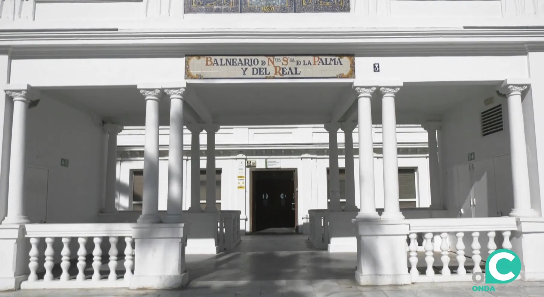 Acceso del histórico edificio en La Caleta Acceso del histórico edificio en La Caleta