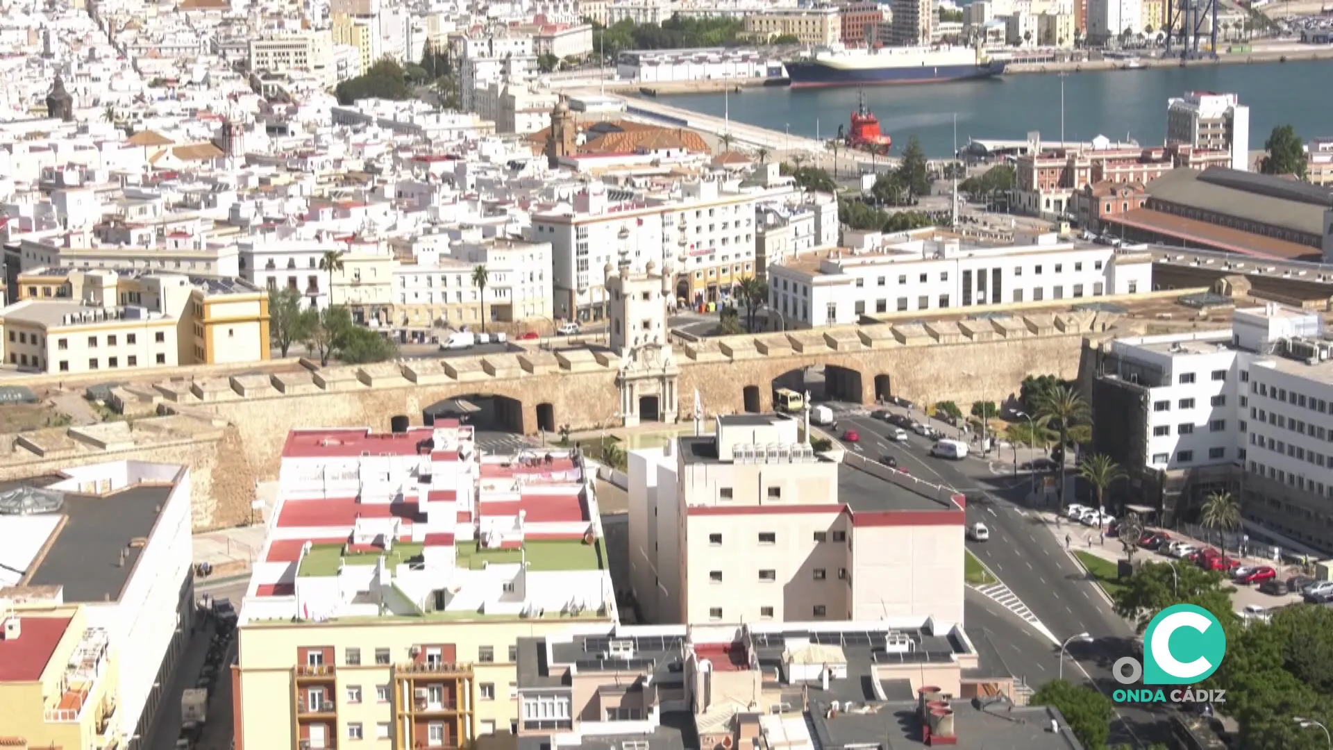 Vista aerea del casco urbano de la capital gaditana Vista aerea del casco urbano de la capital gaditana