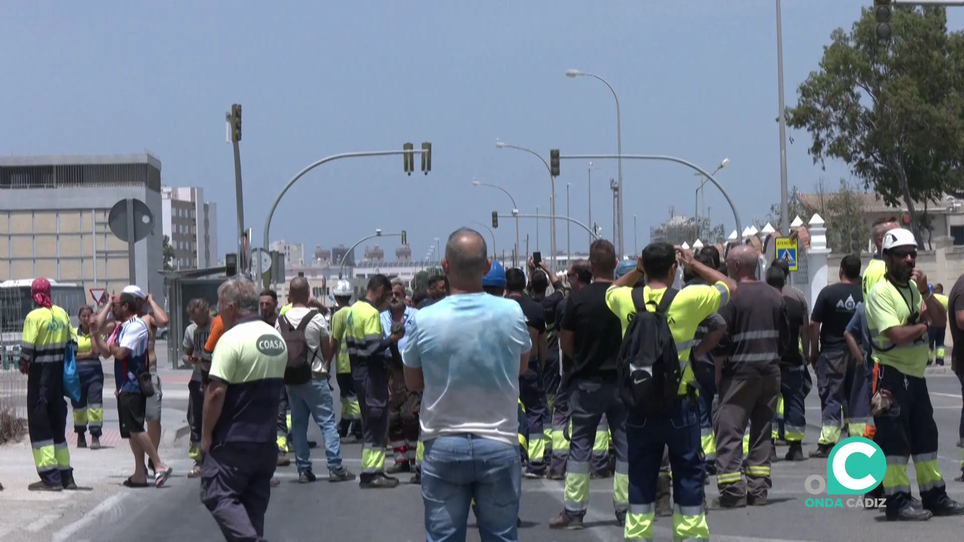 Las primeras acciones de protesta de este martes en la capital gaditana Las primeras acciones de protesta de este martes en la capital gaditana