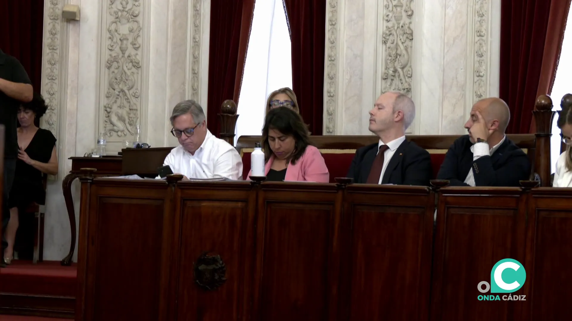Bancada del grupo municipal socialista durante el desarrollo de un Pleno en el Ayuntamiento Bancada del grupo municipal socialista durante el desarrollo de un Pleno en el Ayuntamiento