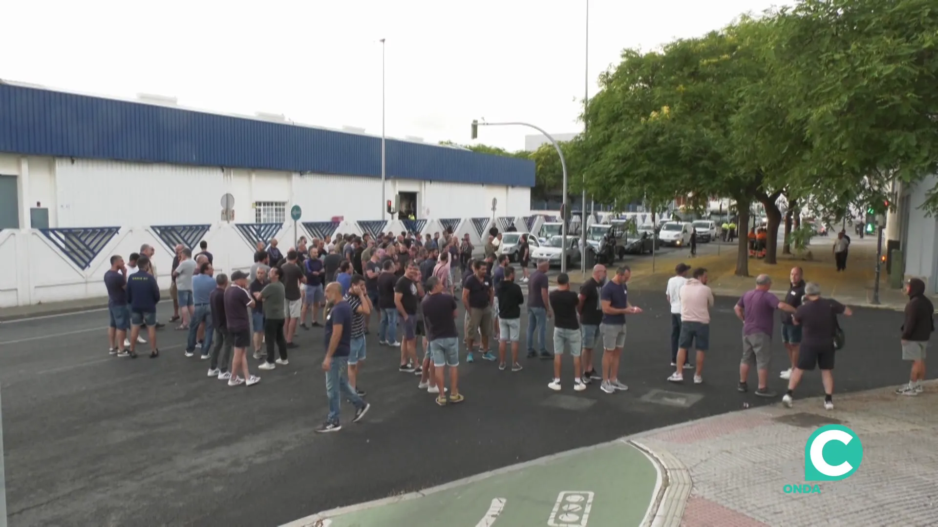 Concentración y corte en la Glorieta de la Zona Franca este martes Concentración y corte en la Glorieta de la Zona Franca este martes