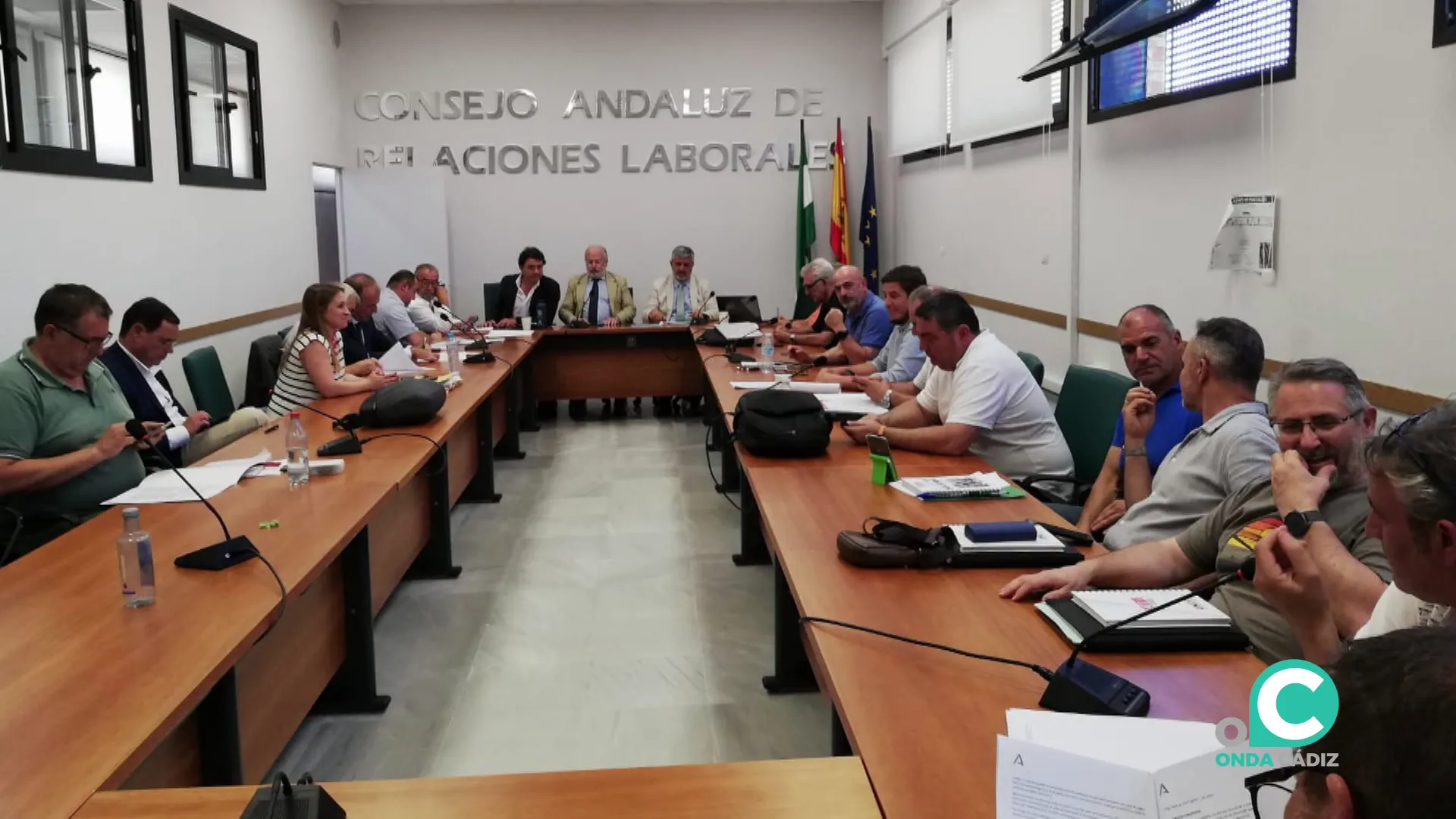 Imagen de la reunión en el Consejo Andaluz de Relaciones Laborales (CARL) en Sevilla Imagen de la reunión en el Consejo Andaluz de Relaciones Laborales (CARL) en Sevilla