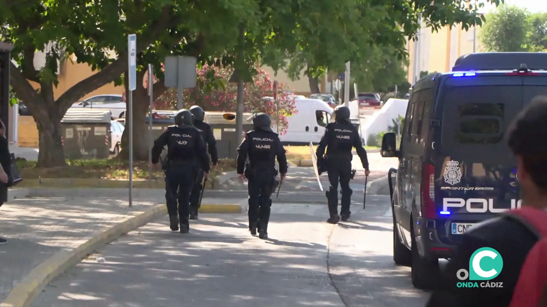 Agentes durante la jornada de este lunes en la zona de Puerto Real Agentes durante la jornada de este lunes en la zona de Puerto Real