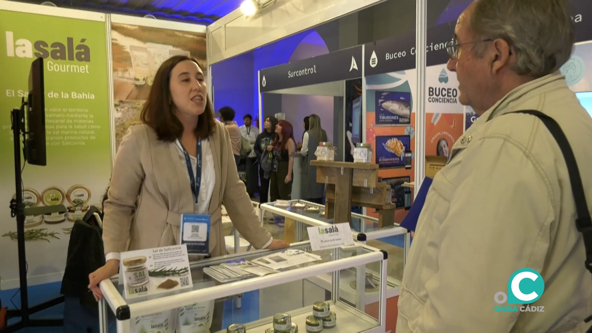 Stand relacionado con la economía azul en una feria promocional. Stand relacionado con la economía azul en una feria promocional.