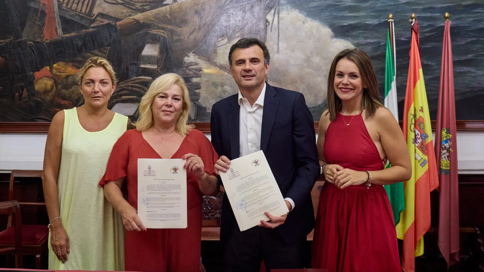 Imagen de la firma del convenio entre Ayuntamiento y ACEX. Imagen de la firma del convenio entre Ayuntamiento y ACEX.