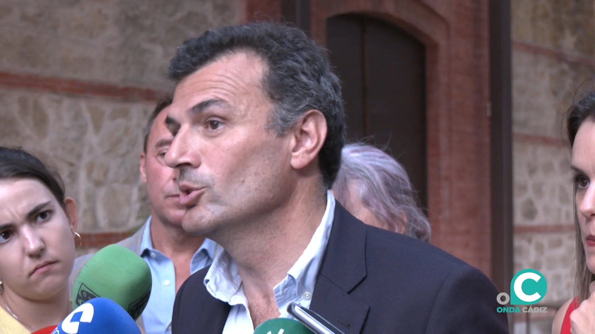 El alcalde de Cádiz, Bruno García, atendiendo este martes a los medios de comunicación. El alcalde de Cádiz, Bruno García, atendiendo este martes a los medios de comunicación.