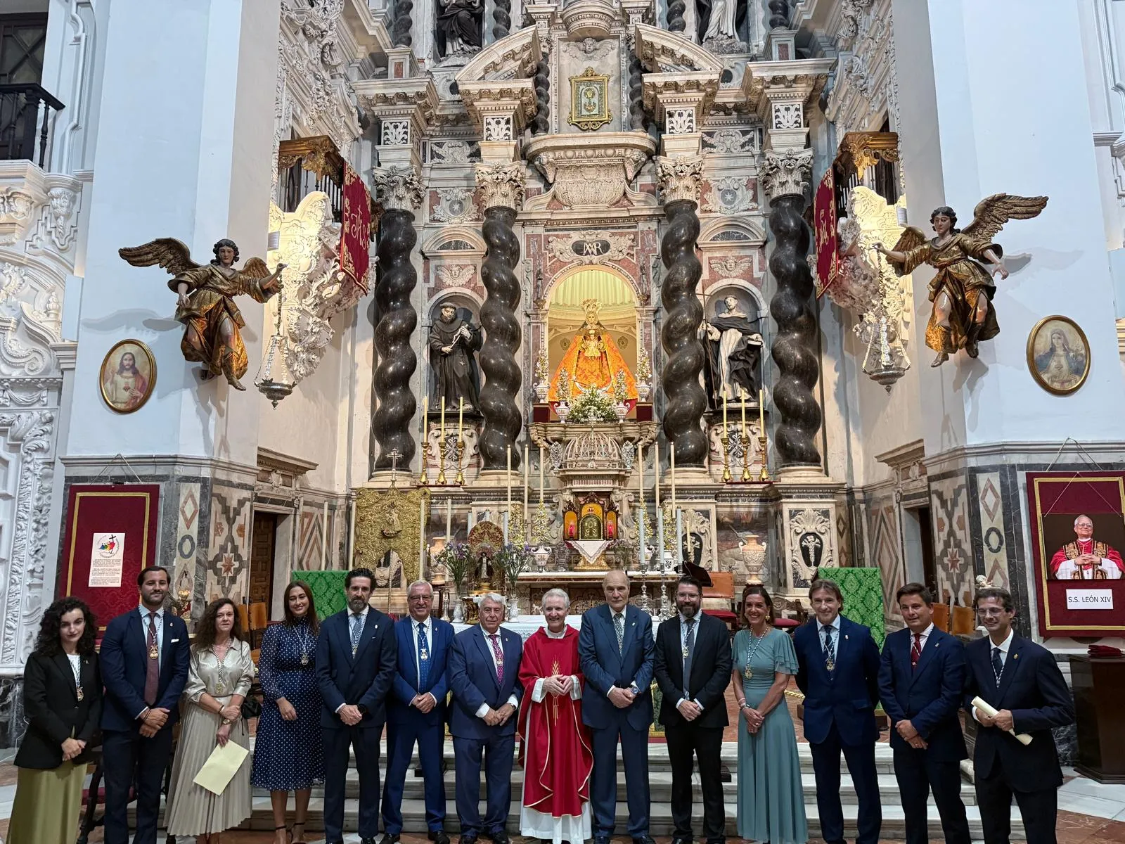 El nuevo equipo tras la misa en el templo conventual ante la Patrona El nuevo equipo tras la misa en el templo conventual ante la Patrona