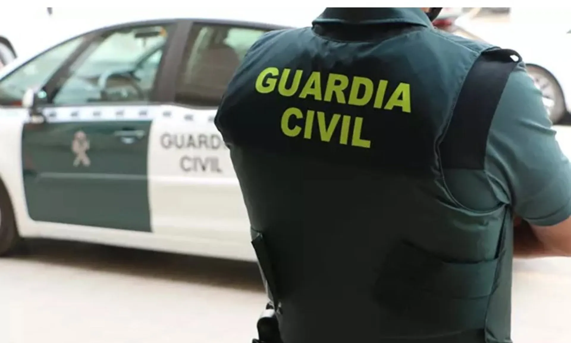 Imagen de archivo de una agente de la Guardia Civil Imagen de archivo de una agente de la Guardia Civil