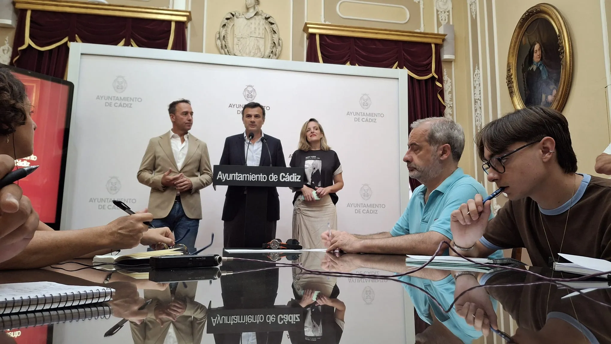 El alcalde de Cádiz, Bruno García, en rueda de prensa en el Ayuntamiento. El alcalde de Cádiz, Bruno García, en rueda de prensa en el Ayuntamiento.