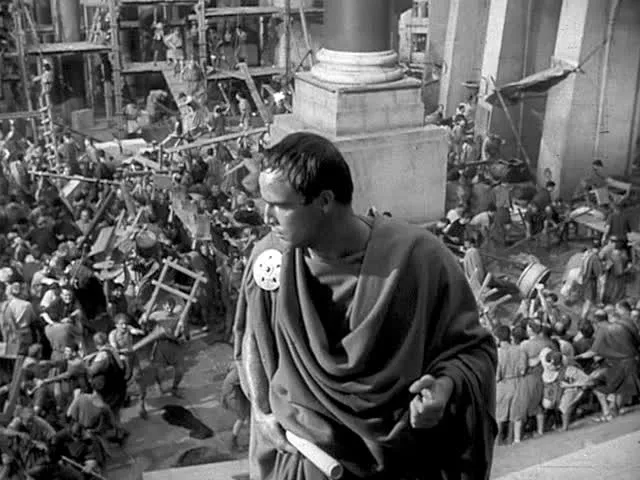 Marlon Brando interpreta a Marco Antonio en uno de sus papeles más recordados Marlon Brando interpreta a Marco Antonio en uno de sus papeles más recordados