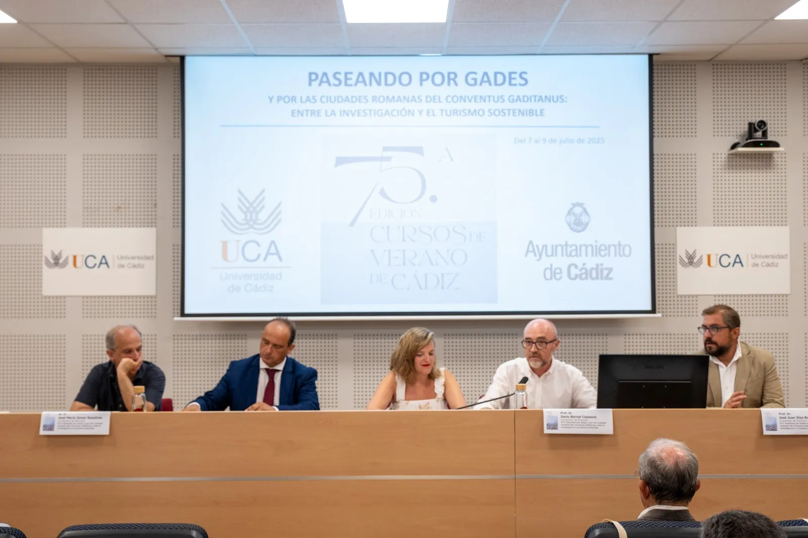 Una de la sesiones celebradas este lunes sobre la hecho romano en la capital gaditana Una de la sesiones celebradas este lunes sobre la hecho romano en la capital gaditana