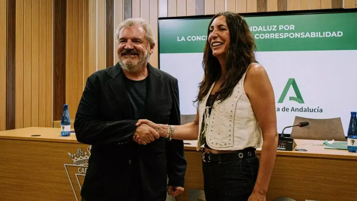 El presidente de la entidad amarilla y la consejera de Inclusión Social, Juventud, Familias e Igualdad El presidente de la entidad amarilla y la consejera de Inclusión Social, Juventud, Familias e Igualdad