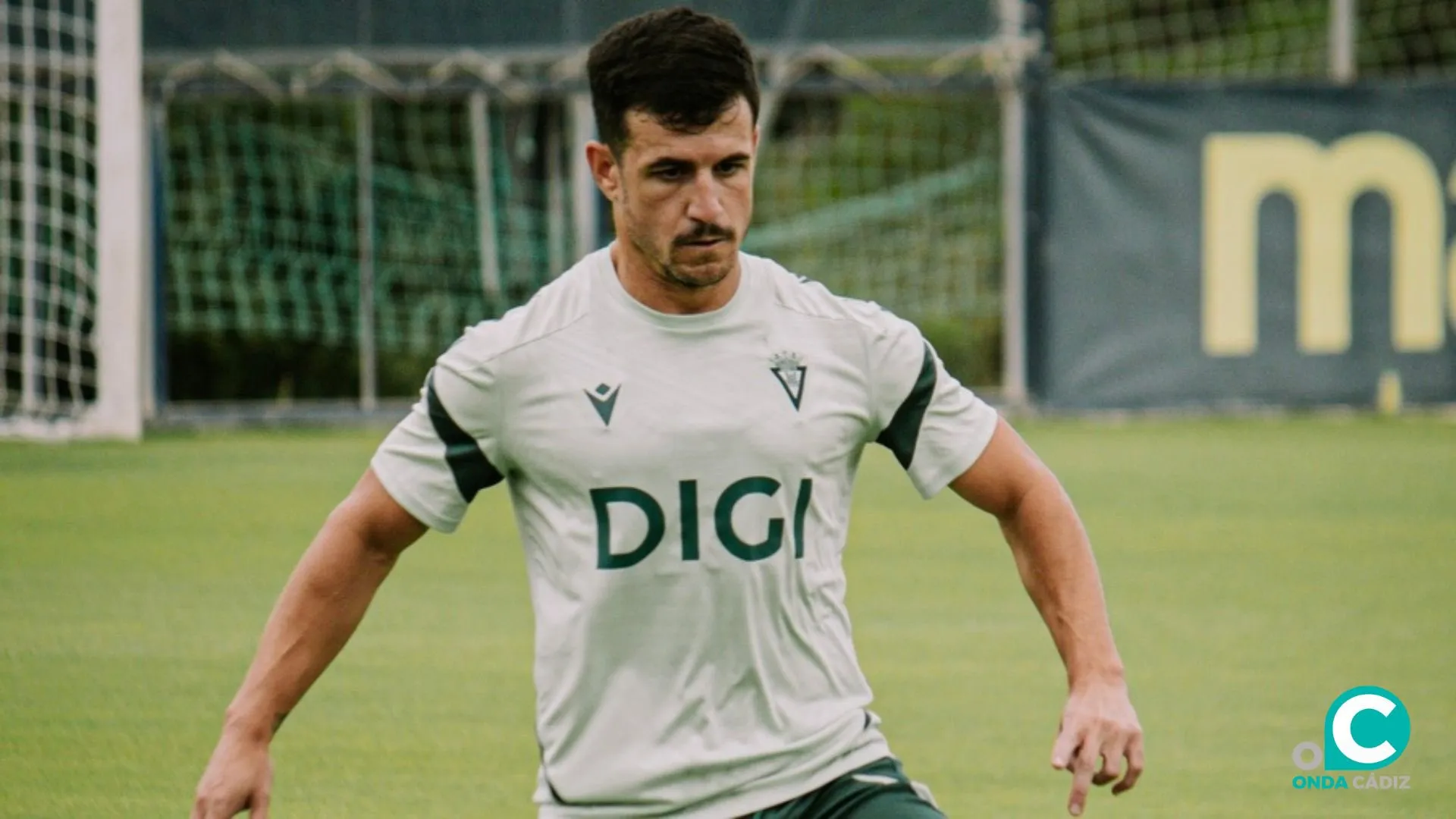 Matos durante una sesión de entrenamiento (Foto: Cádiz CF) Matos durante una sesión de entrenamiento (Foto: Cádiz CF)