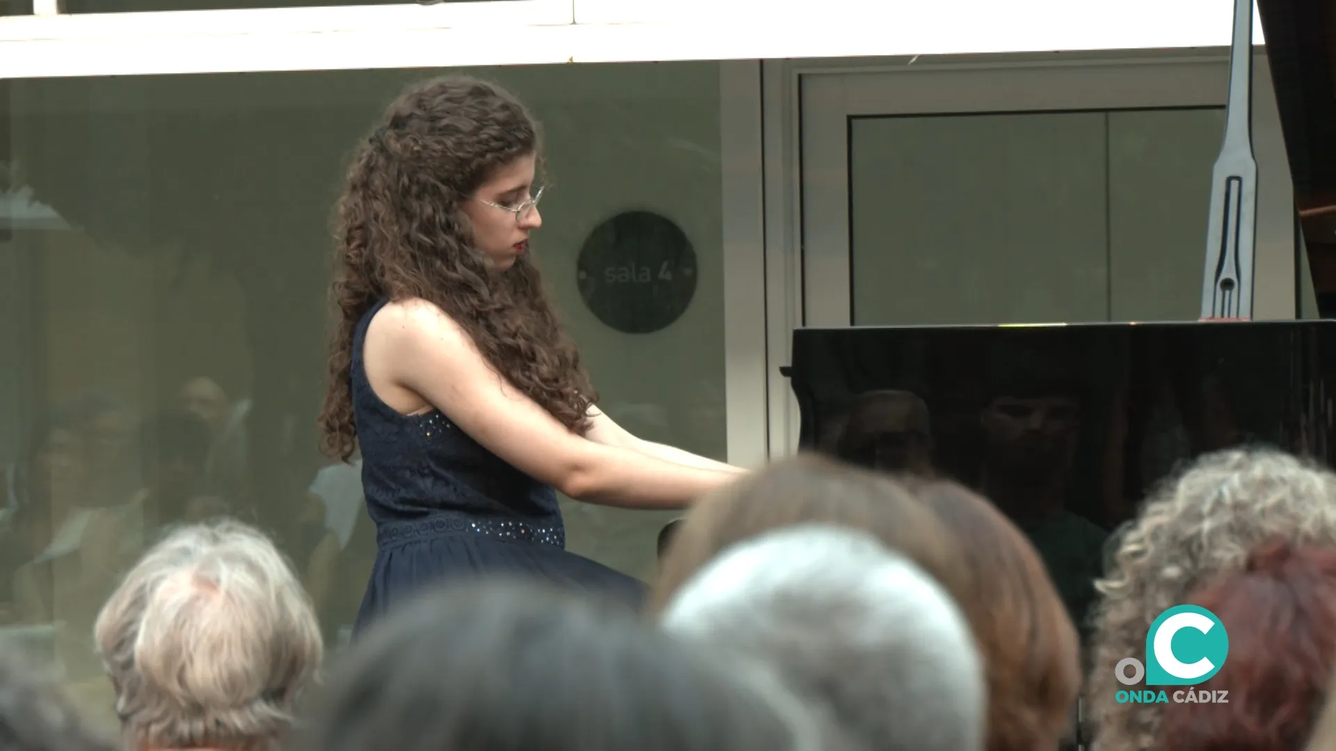 Concierto de Carla Román en el Espacio de Cultura Contemporánea de Cádiz. Concierto de Carla Román en el Espacio de Cultura Contemporánea de Cádiz.