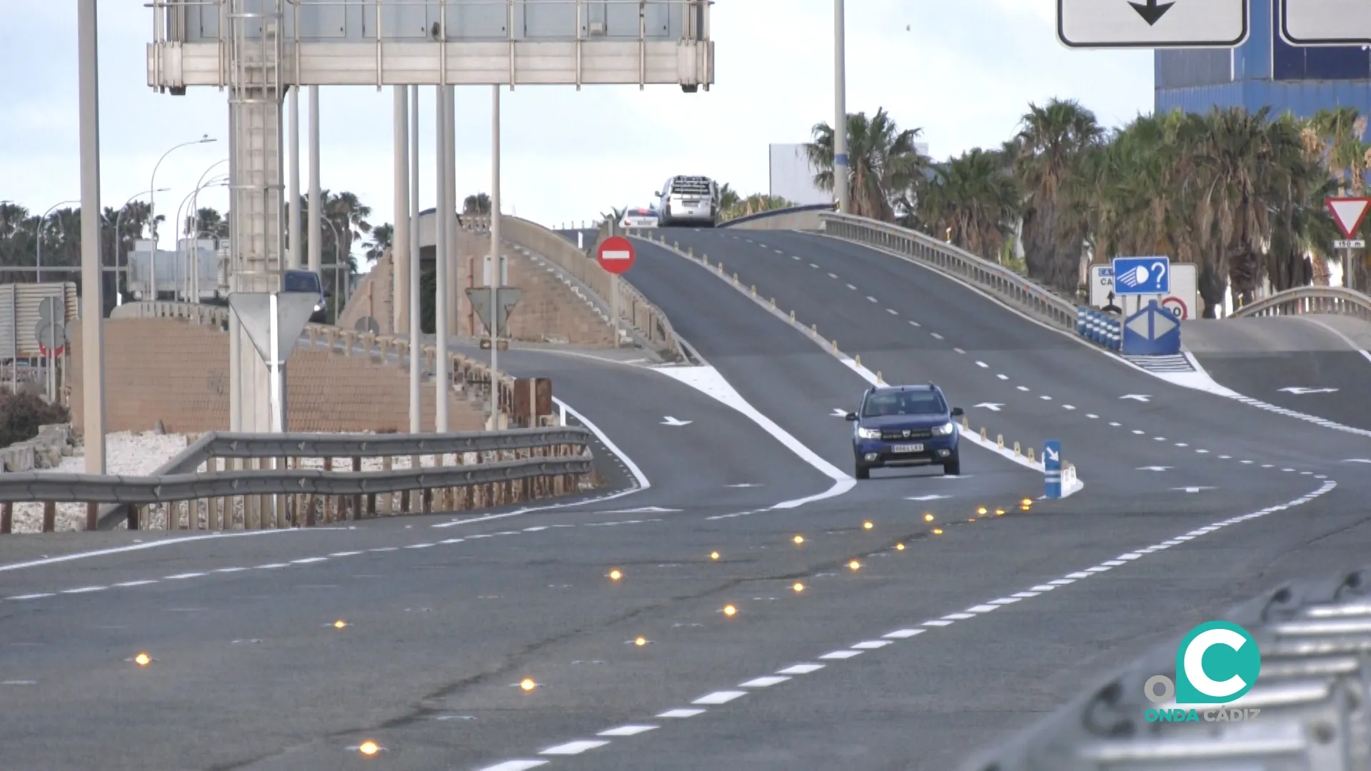 Acceso a Cádiz por el puente Carranza. Acceso a Cádiz por el puente Carranza.