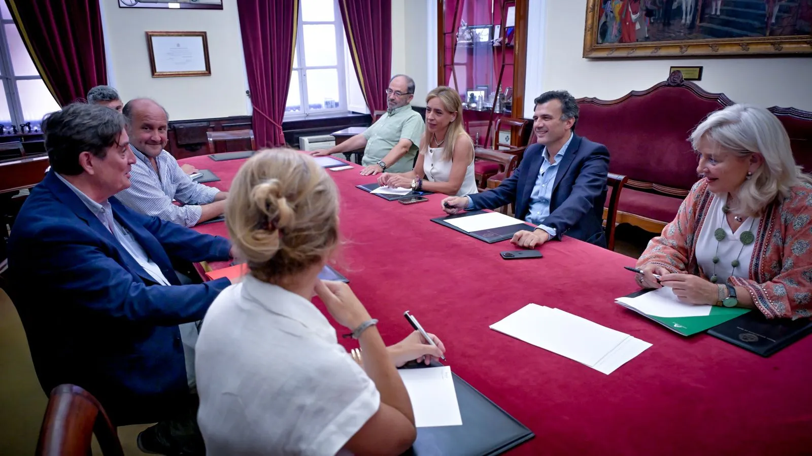 Representantes del Ayuntamiento, Diputación, Junta de Andalucía, del Instituto Cervantes y de la APC mantienen un encuentro para ultimar los detalles de la programación. Representantes del Ayuntamiento, Diputación, Junta de Andalucía, del Instituto Cervantes y de la APC mantienen un encuentro para ultimar los detalles de la programación.