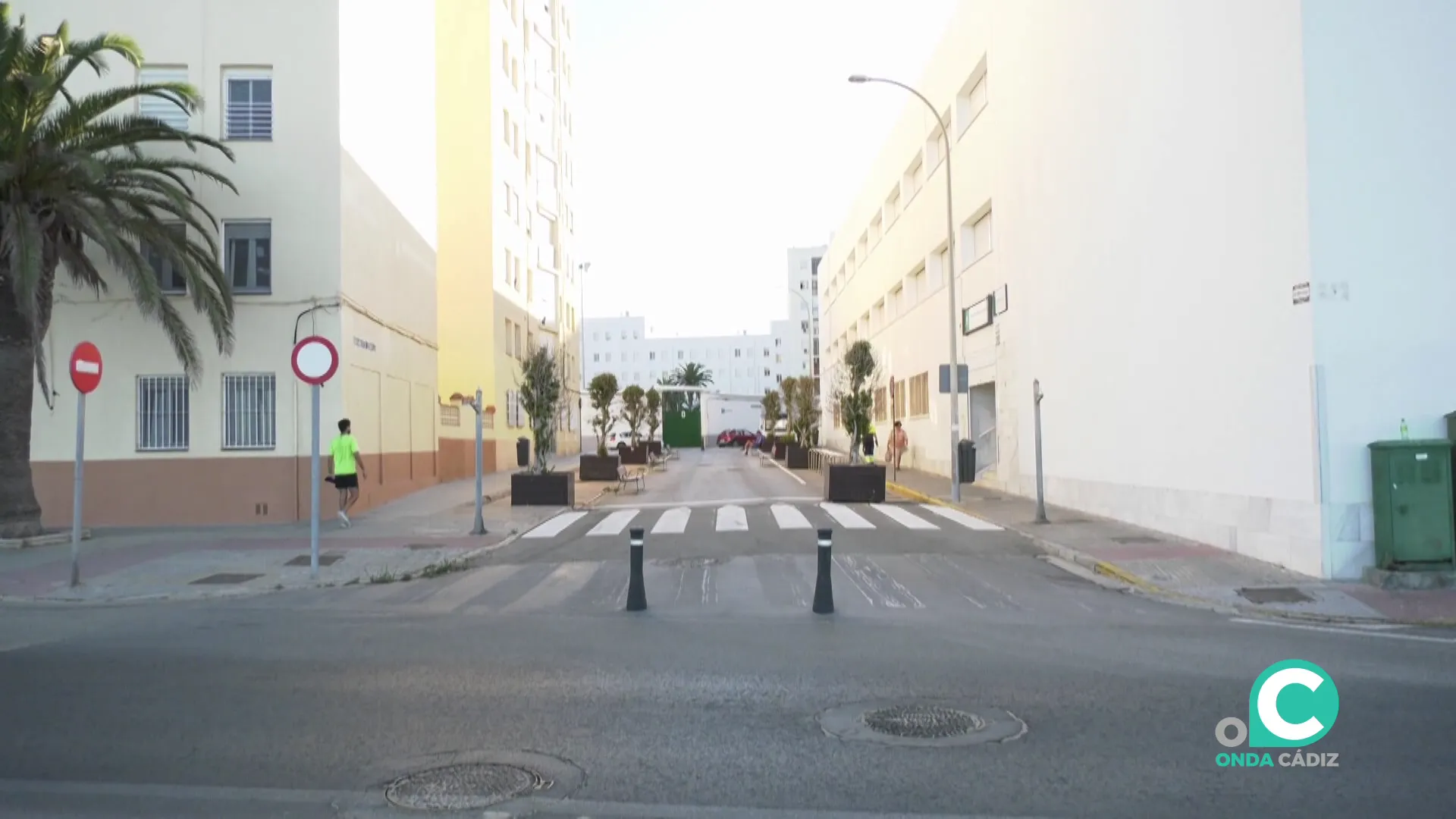 Imagen de la via en la zona de extramuros de la ciudad Imagen de la via en la zona de extramuros de la ciudad